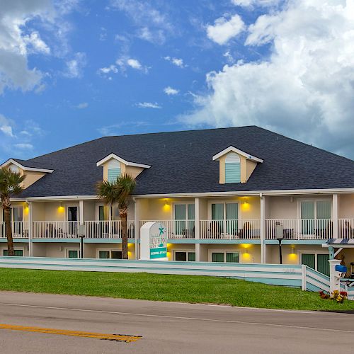 Ocean Sands Beach Boutique Inn - 1 Acre Private Beach